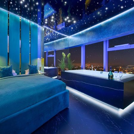Apartamenty Sky Tower Z Jakuzzi Przy Oknie Wrocław Extérieur photo