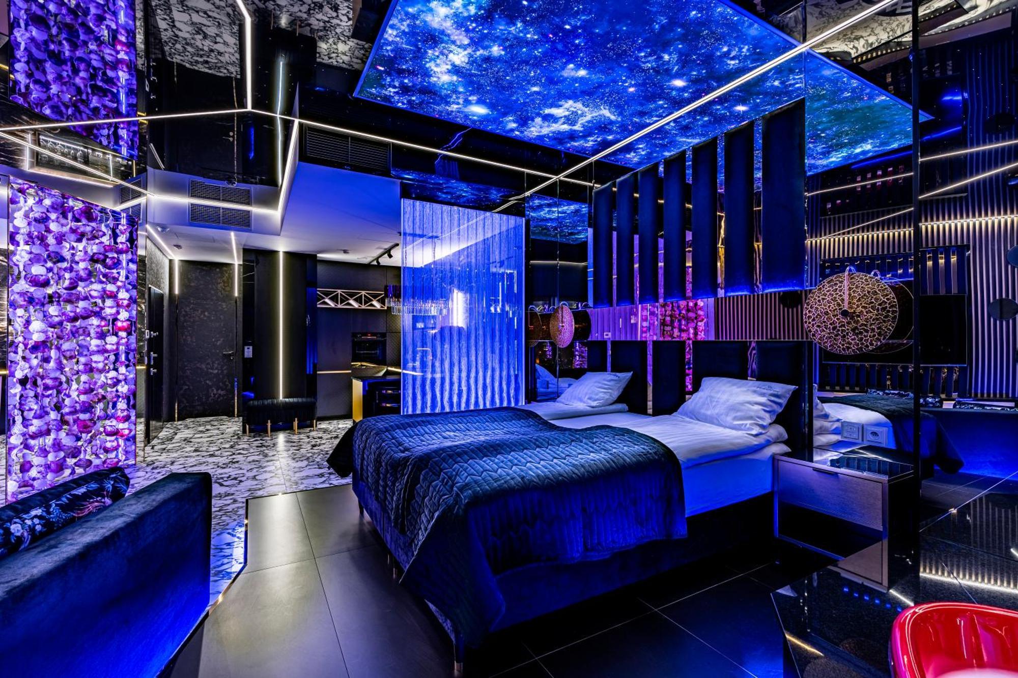 Apartamenty Sky Tower Z Jakuzzi Przy Oknie Wrocław Extérieur photo